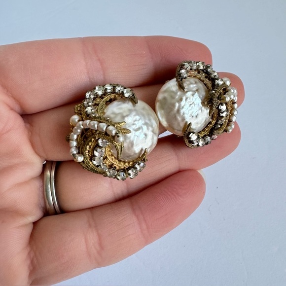 Miriam Haskell Clip Earrings Baroque Pearl Celestial Gold Tone 50s Rhinestone - Picture 10 of 12